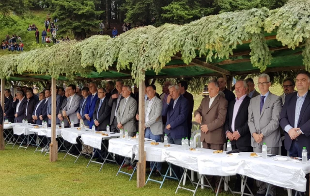 ‘Αφαντοι οι ΣΥΡΙΖΑ – ΑΝΕΛ από το αντάμωμα των Σαρακατσαναίων (Εικόνες)